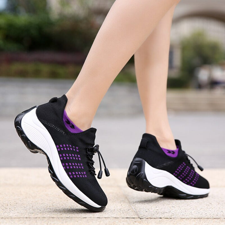 walking female #kleur_zwart-paars